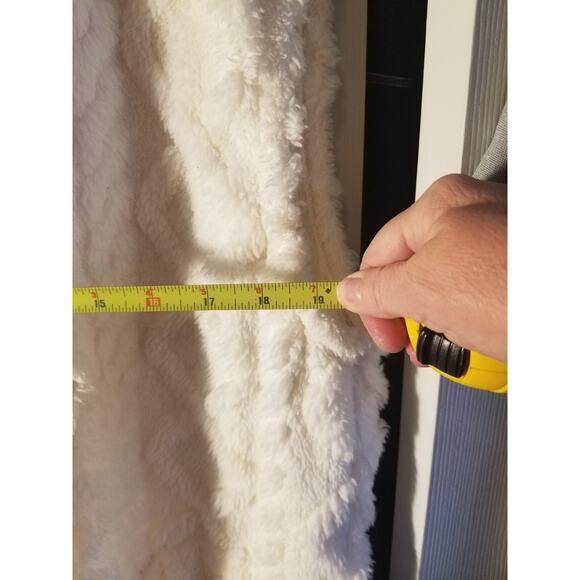 Women’s Sleeveless Cardigan Vest One Size Ivory Fuzzy Long Sku A158 - Picture 2 of 6